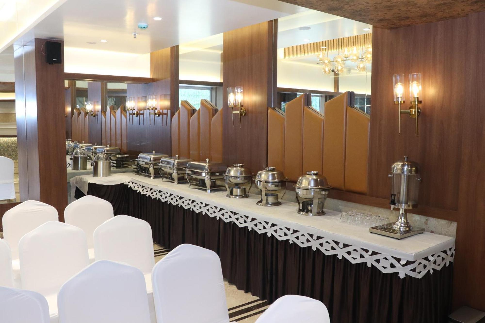 Hotel Golden Nest Тхане Экстерьер фото