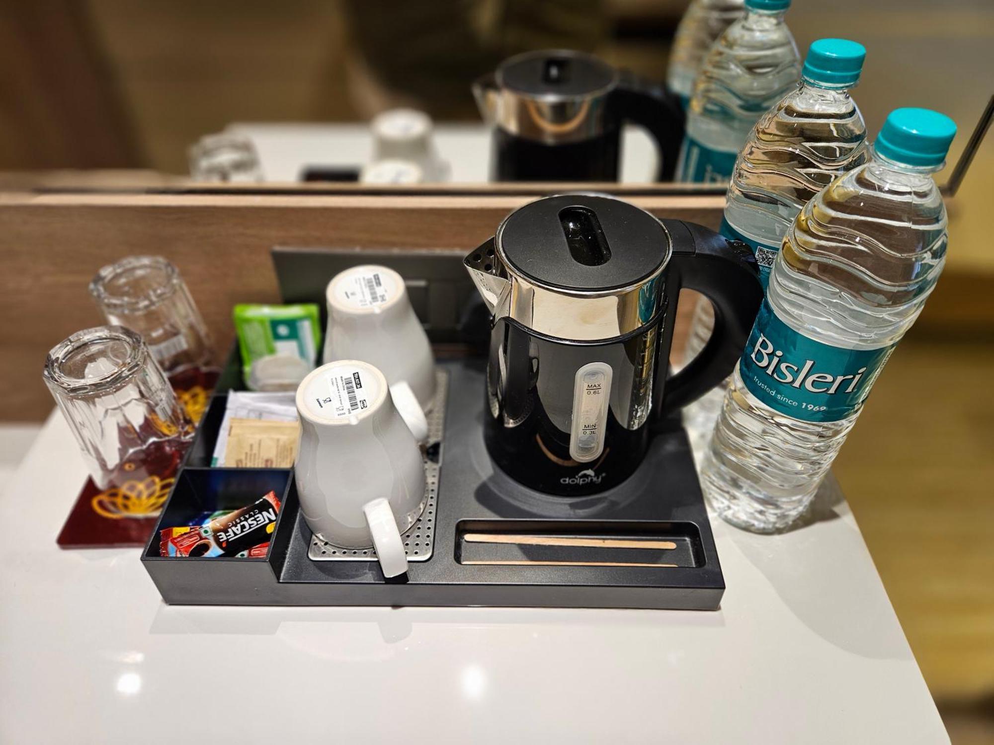Hotel Golden Nest Тхане Экстерьер фото